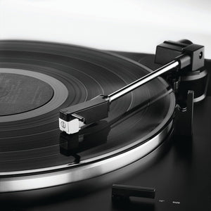 Audio-Technica LP60X Platine Vinyle Stéréo à Entraînement par Courroie, Entièrement Automatique Noir